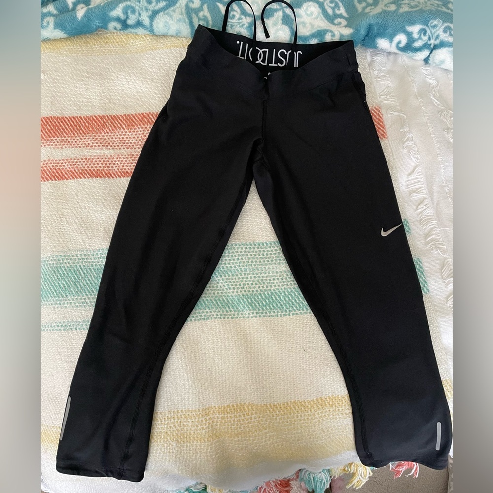 Nike cropped leggings